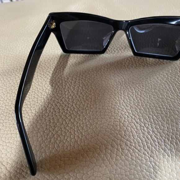 RARE VINTAGE VERSACE SUNGLASSES - Picture 4 of 7